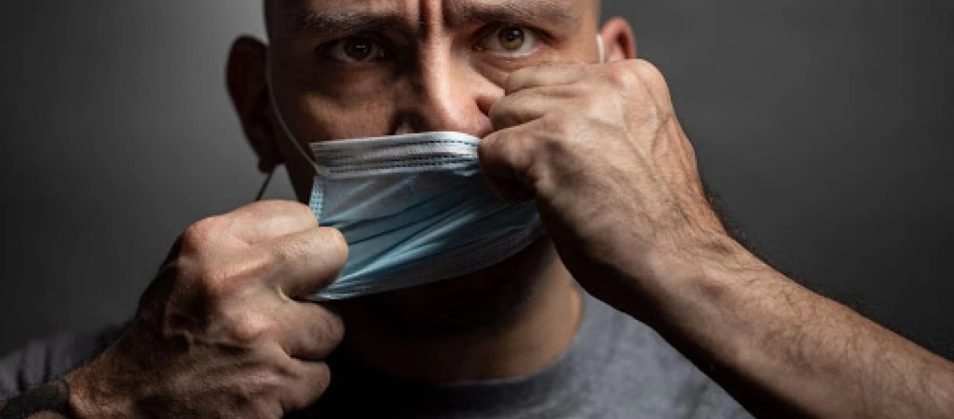 Ο Π.Αρκουμανέας θέλει να γίνει «ανταλλαγή»: Μικρότερη χρήση μάσκας σε όσους εμβολιάζονται